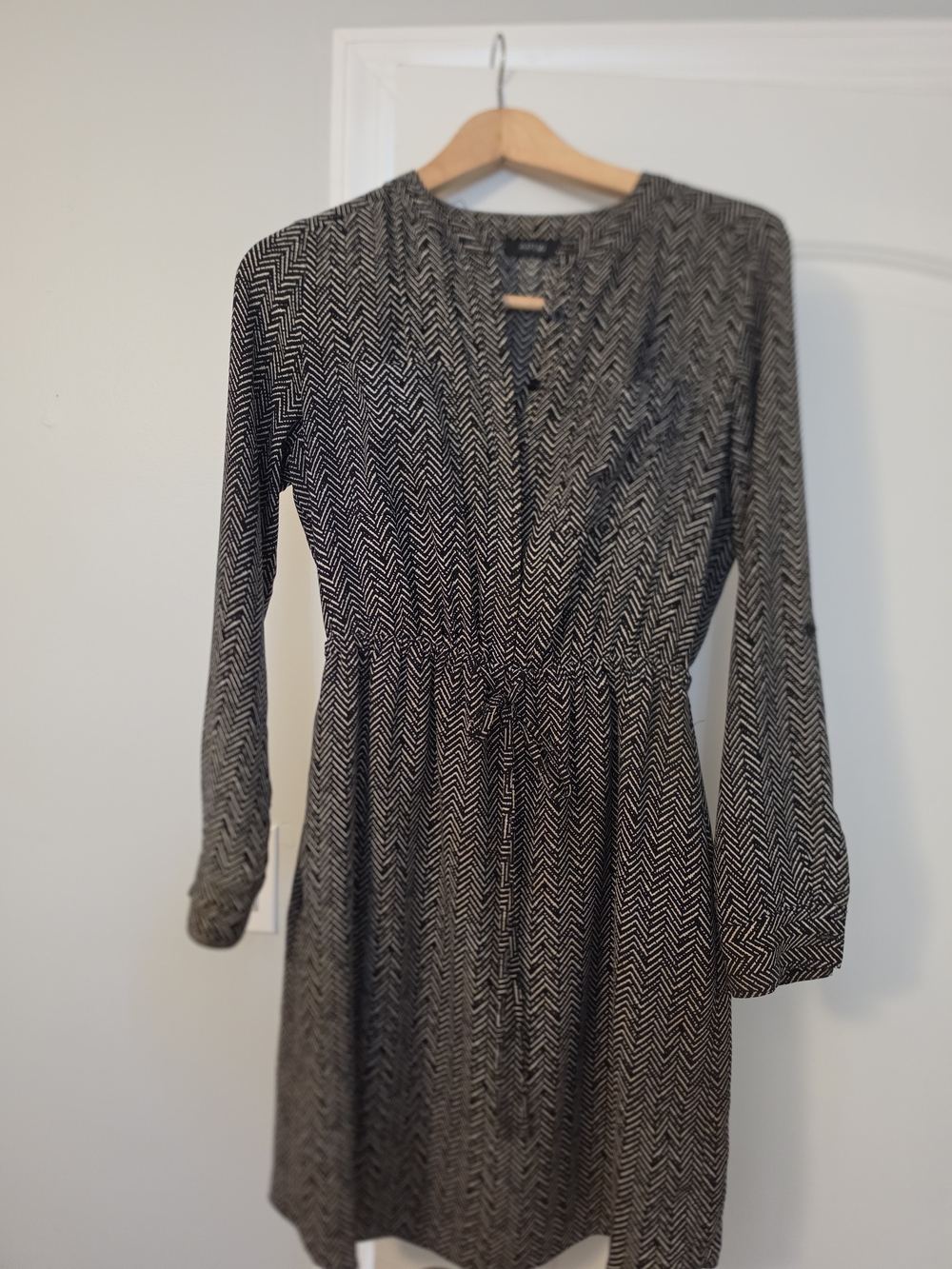Apt. 9 Black and White Chevron Long-Sleeve Drawstring Dress